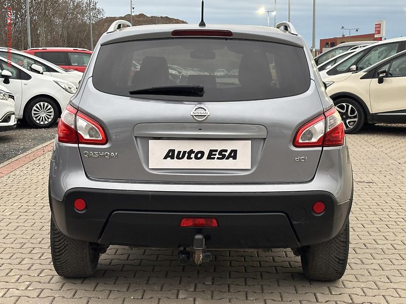 Nissan Qashqai (2010) 2.0dCi, Tekna, TZ, panor - fotka 5 z 20