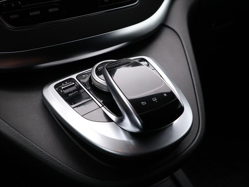 Mercedes-Benz Třídy V 2,1 220d 120kW Bluetec 8-míst - fotka 26 z 35