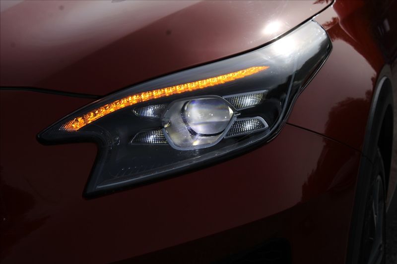 Kia XCeed 1,4 T-GDI  ČR,1MAJ,AUTOMAT,TOP - fotka 33 z 37