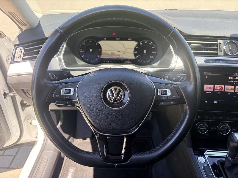 Volkswagen Passat 2.0TDI 110KW HIGHLINE DSG LED - fotka 16 z 46