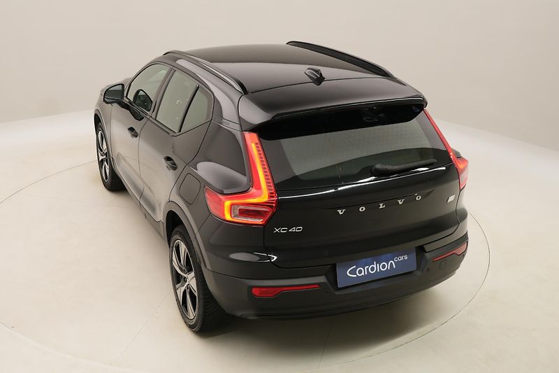 Volvo XC40 PURE ELECTRIC RECHARGE PLUS - fotka 17 z 51