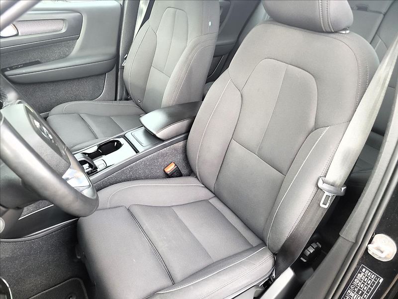 Volvo XC40 TWIN PLUS 408 PS,4X4,78KWh - fotka 8 z 50