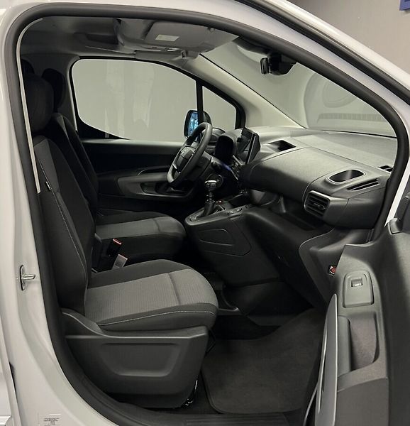 Toyota ProAce City Verso 1.2 BUSINESS 6MT - fotka 7 z 14
