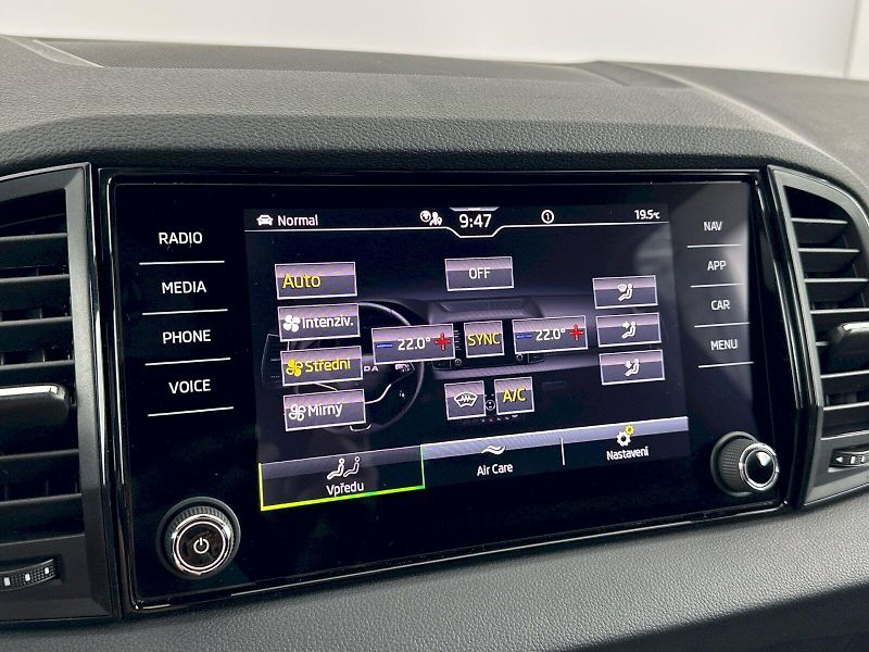 Škoda Karoq (2025) DSG 2.0TDI 110kW 4x4 SportLine - fotka 19 z 33