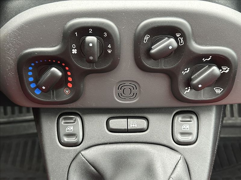 Fiat Panda 1,3 JTD 75PS  Pop 4x4 - fotka 27 z 49