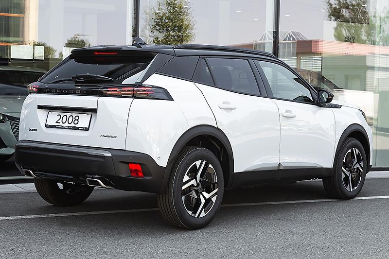 Peugeot 2008 (2026) 1,2 GT Hybrid 145 e-DCS6  KART - fotka 5 z 18