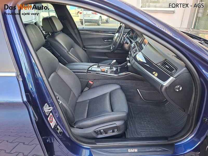 BMW Řada 5 (2015) 535D XDRIVE,230kW - fotka 16 z 33