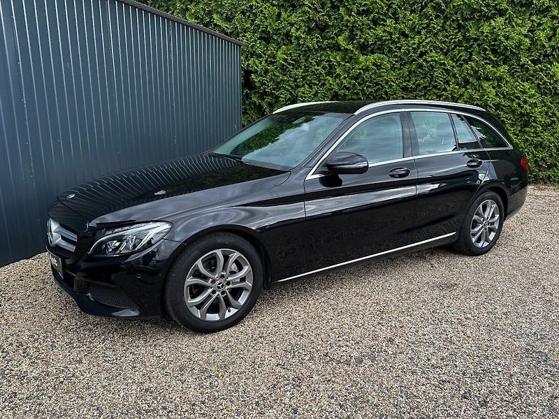 Mercedes-Benz Třídy C 200d AVNTGARDE - fotka 4 z 24