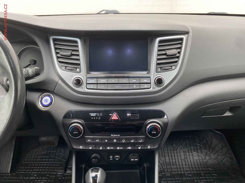 Hyundai Tucson (2017) 2.0 CRDi 4x4, ČR, AT, navi - fotka 12 z 19