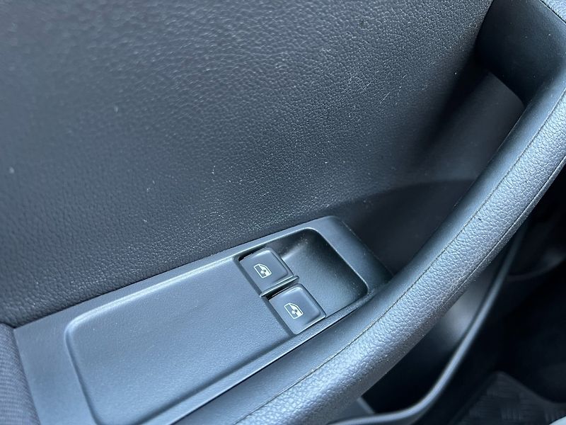 Škoda Fabia (2020) Com.1.0TSi ČR+1.maj.! Výhřevy! - fotka 22 z 28
