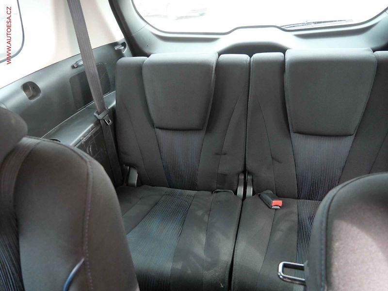 Mazda 5 (2011) 1.6 D, AC, tempo, park.asist - fotka 11 z 15