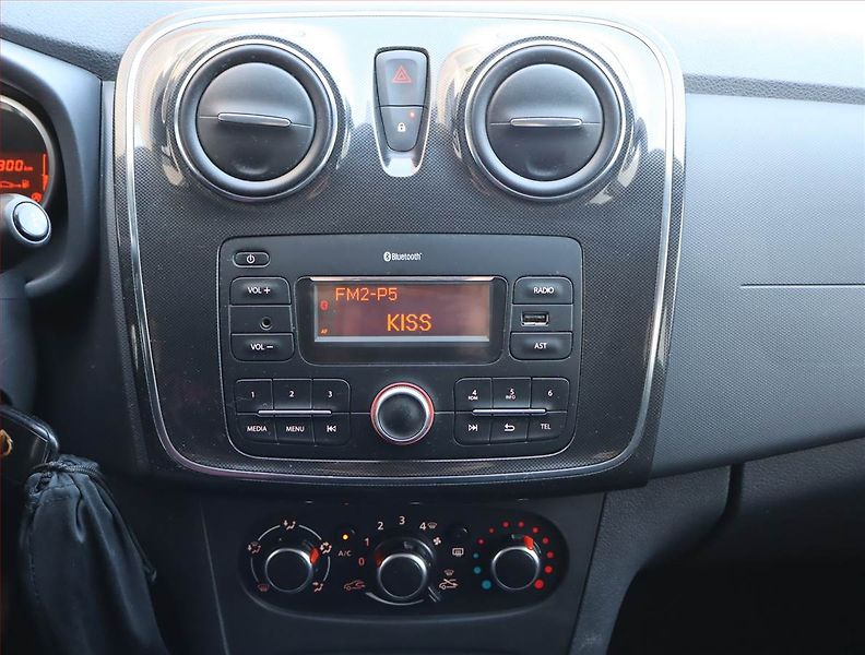 Dacia Logan (2019) 1.0 SCe - fotka 12 z 16