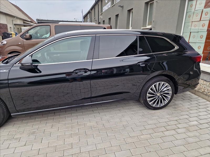Škoda Superb 1.5 TSI DSG 110kW L&K Combi - fotka 45 z 50