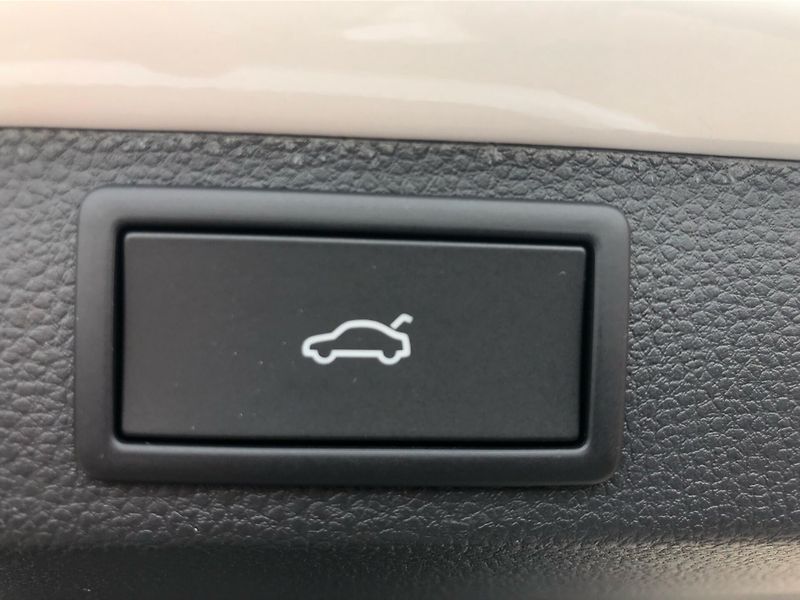 Škoda Karoq 1,5 TSI - fotka 28 z 30