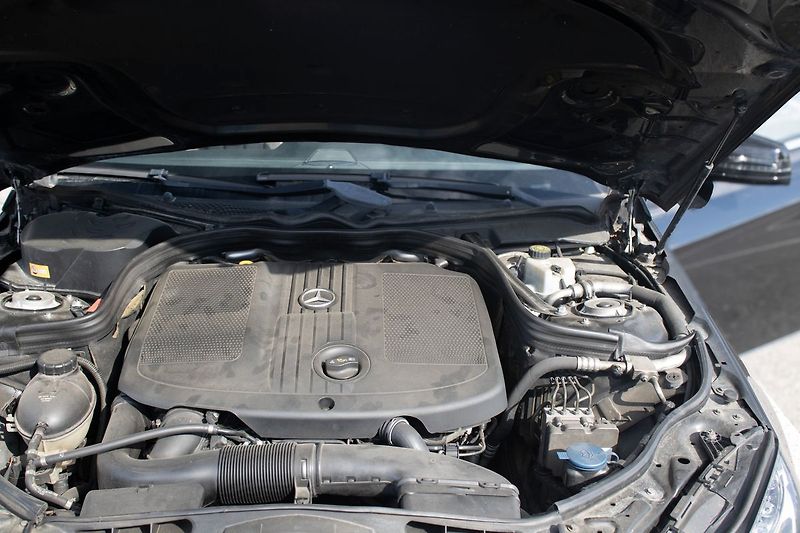 Mercedes-Benz Třídy E AMG paket, 100% stav. - fotka 43 z 45