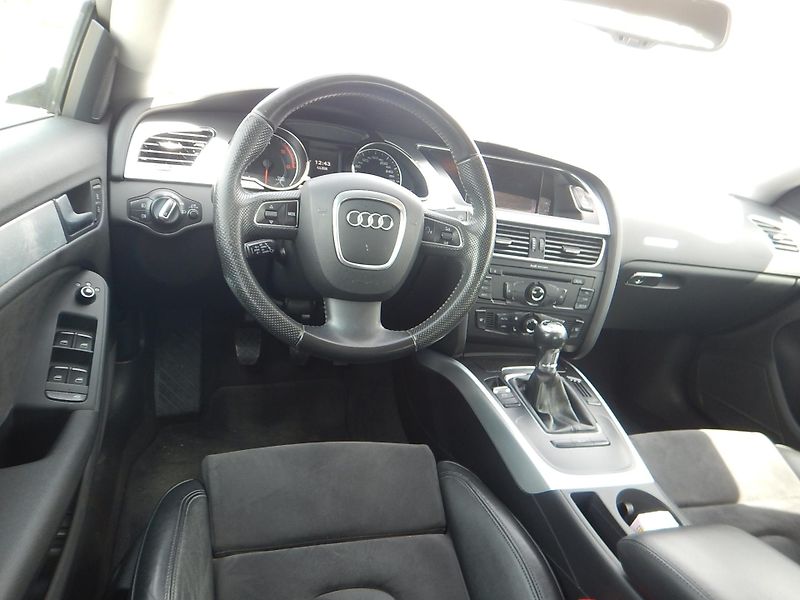 Audi A5 2.0 TDI, MANUÁL, DIGIKLIMA - fotka 11 z 29