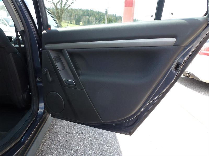 Opel Vectra 1,9 CDTi Wagon Station - fotka 22 z 44