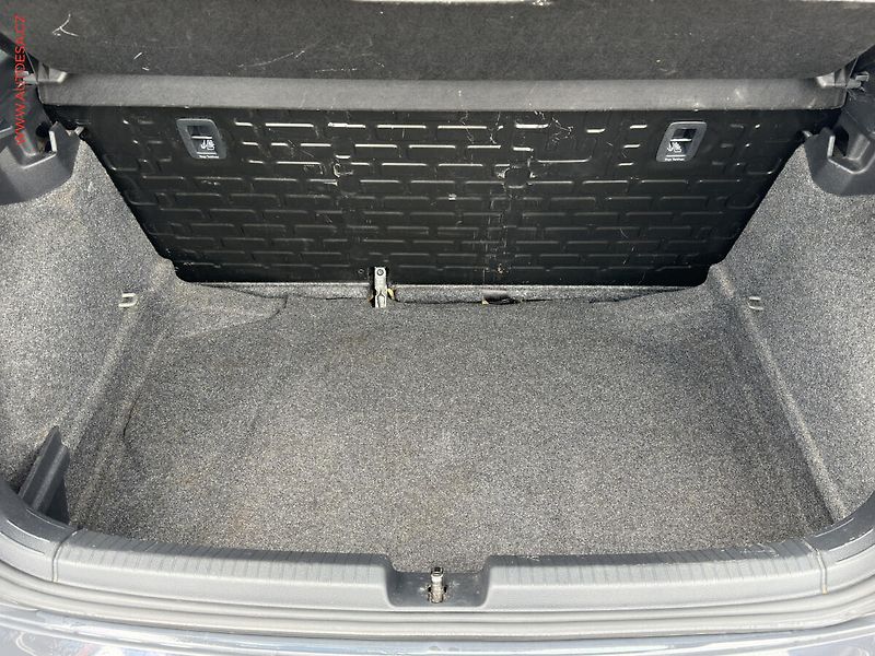 Volkswagen Polo (2018) 1.0i - fotka 7 z 17