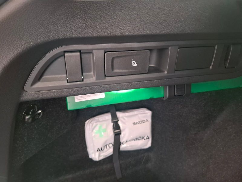 Škoda Octavia (2025) COMBI TOP SELECTION 2,0 TDI 11 - fotka 17 z 50
