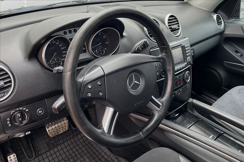 Mercedes-Benz Třídy M ML 350i, 4MATIC,200kW - fotka 12 z 24