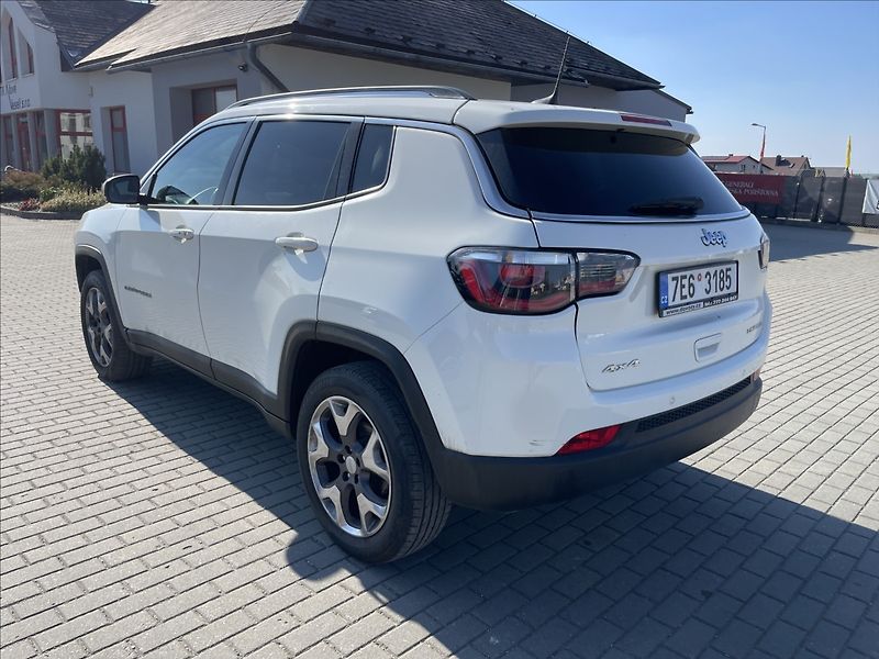 Jeep Compass 1,4 T 125kw AT9 4x4 Limited - fotka 3 z 32