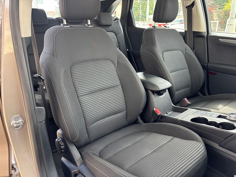 Ford Kuga 2.0EcoBlue.TITAN.DPH.AT.1MAJ.4 - fotka 24 z 50
