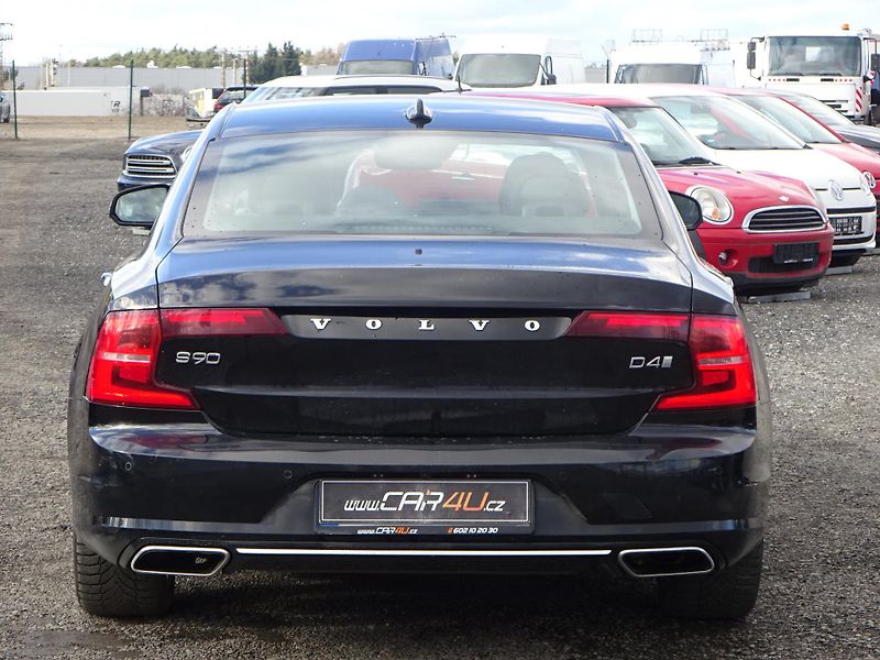 Volvo S90 D4 140kW Inscription ČR - fotka 24 z 25