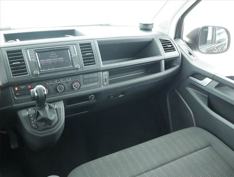Volkswagen Caravelle (2018) Comfortline 2.0 TDI - fotka 8 z 19