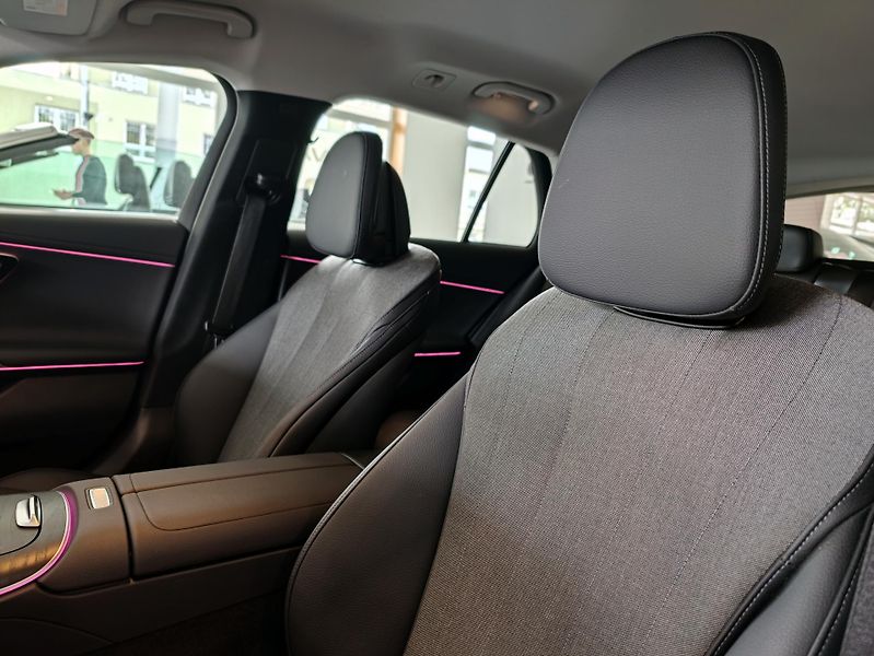 Mercedes-Benz Třídy E 300de 4M Avantgarde kombi - fotka 10 z 30