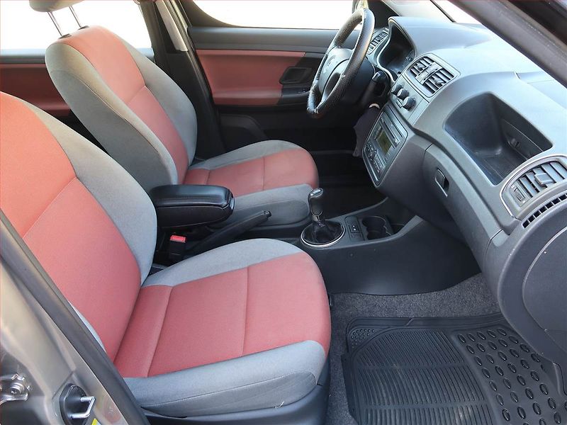 Škoda Roomster (2009) 1.4 TDI, nová STK, Tažné - fotka 9 z 14