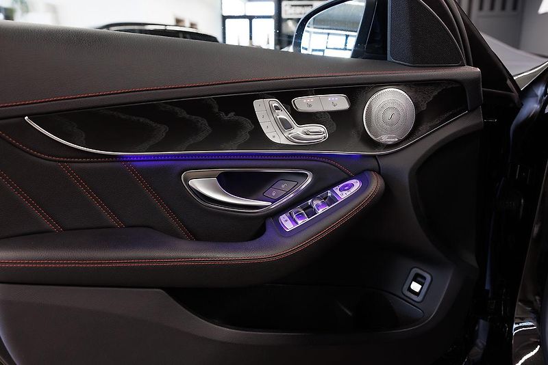 Mercedes-Benz Třídy C (2019) C43 AMG T V6 Biturbo - fotka 36 z 43