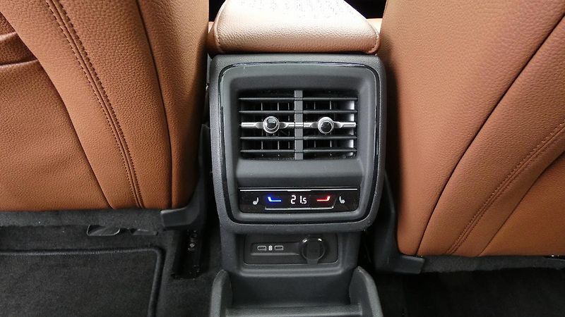 Škoda Kodiaq 2,0 TDi Selection 142 kW 4x4 D - fotka 24 z 31