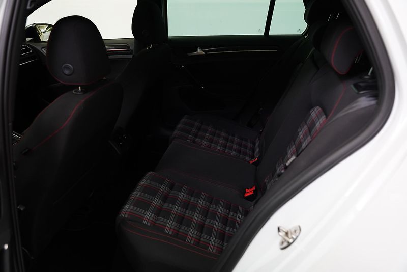 Volkswagen Golf - fotka 23 z 24