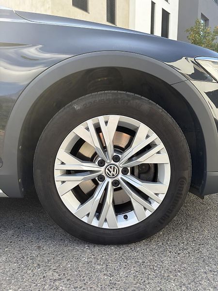 Volkswagen Passat Variant (2019) - fotka 5 z 22