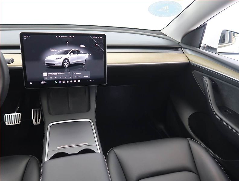 Tesla Model Y (2023) RWD LFP 60kWh, SoH 97% - fotka 8 z 31