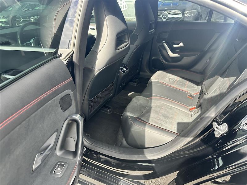 Mercedes-Benz CLA 250e kupé AMG linie - fotka 11 z 13