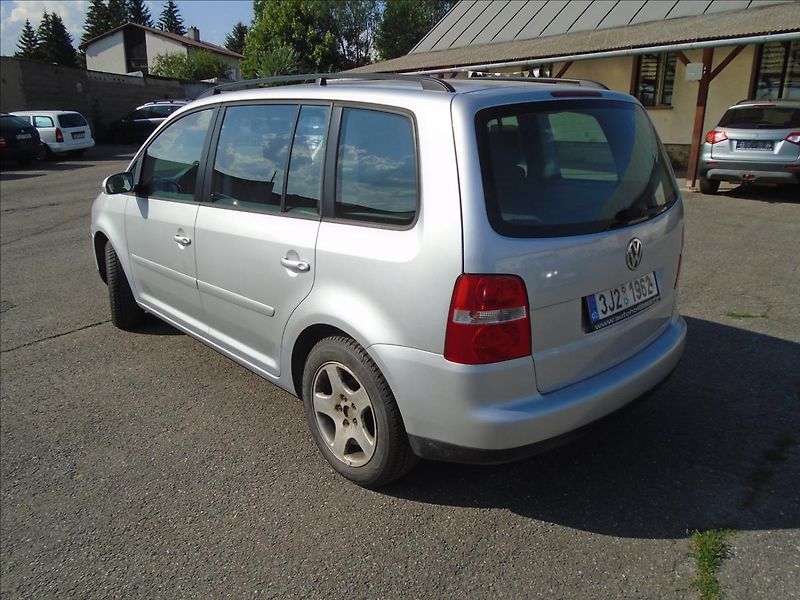 Volkswagen Touran 1,9   1,9,TDI-77KW-BEZ DPF - fotka 2 z 19