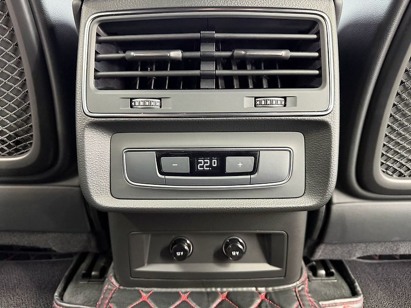 Audi Q8 55TFSi e QUATTRO S-LINE, B&O, - fotka 32 z 36