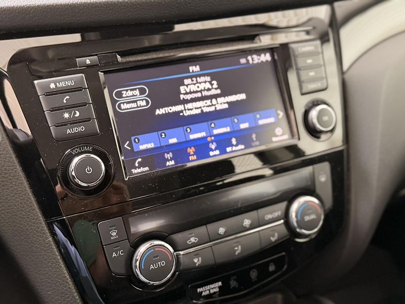 Nissan Qashqai 1,3 - fotka 18 z 29