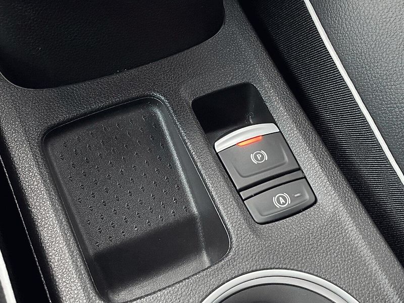 Renault Captur (2023) TECHNO 1,3TCe 140k - fotka 12 z 24