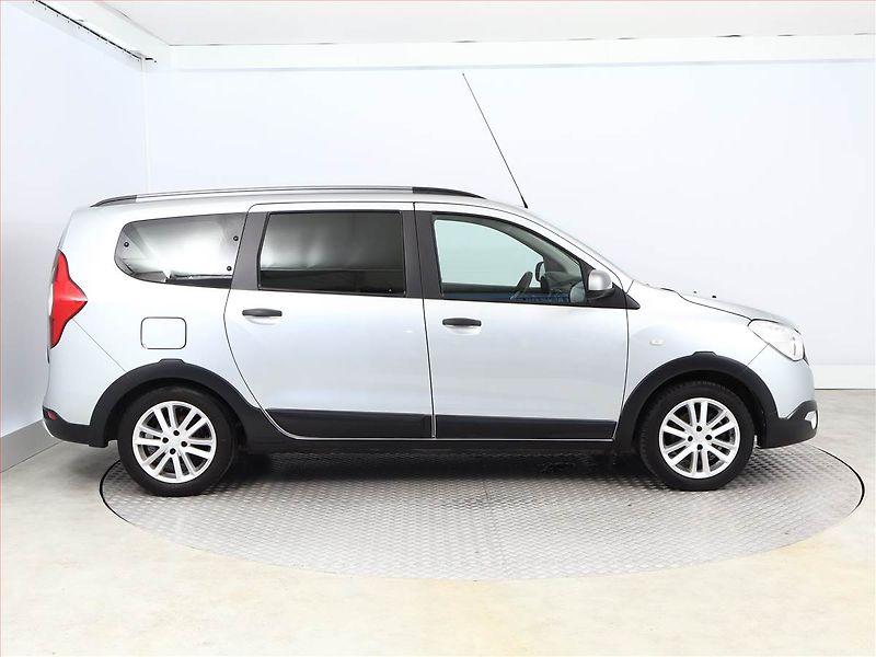 Dacia Lodgy (2020) Stepway 1.3 TCe, 7 míst - fotka 6 z 13