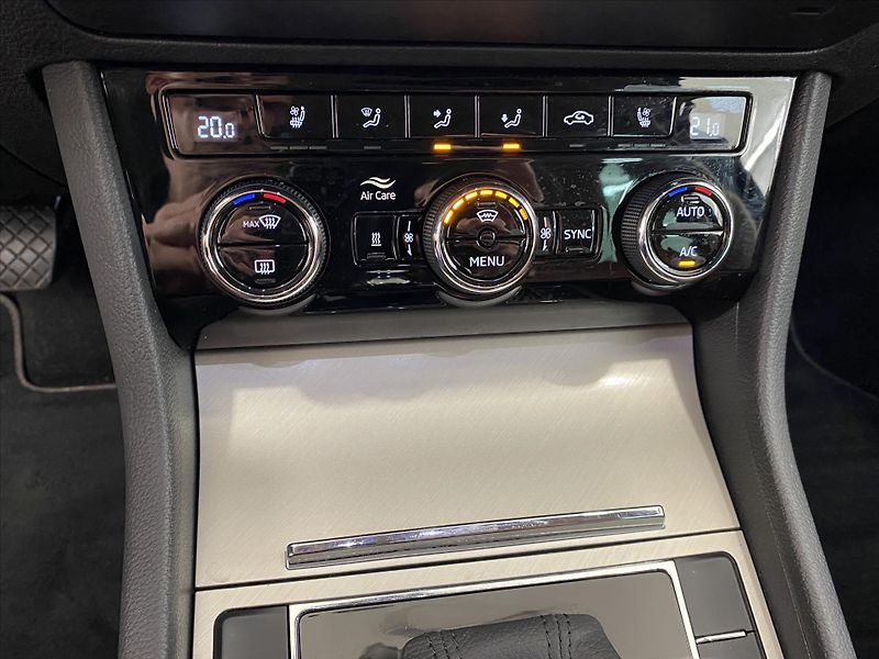 Škoda Superb 2,0 147kW L&K DSG Webasto - fotka 24 z 27