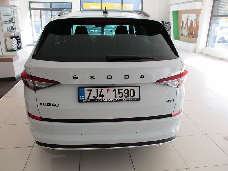 Škoda Kodiaq Sportline 2,0TDI/147kW 4x4 DSG - fotka 10 z 14