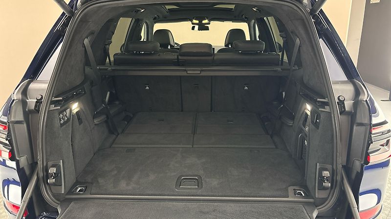 BMW X7 40i AUT xDrive M-paket - fotka 17 z 37