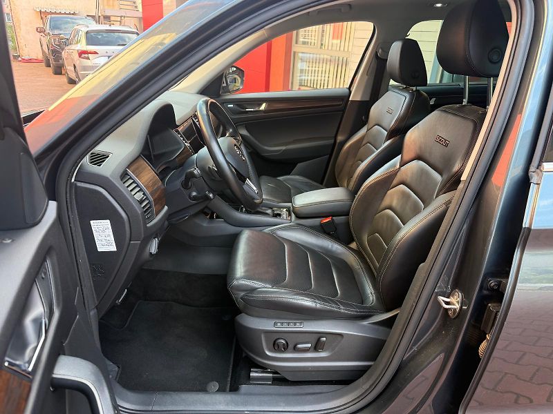 Škoda Kodiaq (2020) SCOUT 4x4, 7 míst, panorama,TZ - fotka 9 z 23