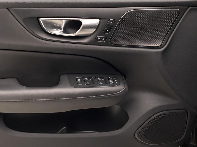 Volvo S60 B5 AWD DARK ULTIMATE REZERVACE - fotka 25 z 58