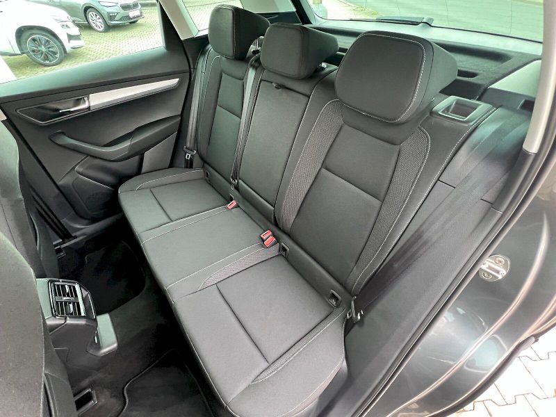 Škoda Karoq (2025) Selection 1.5TSi 110kW 6°manuá - fotka 13 z 30