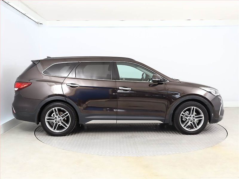 Hyundai Santa Fe (2016) 2.2 CRDi Blue, 4X4, Automat - fotka 6 z 21