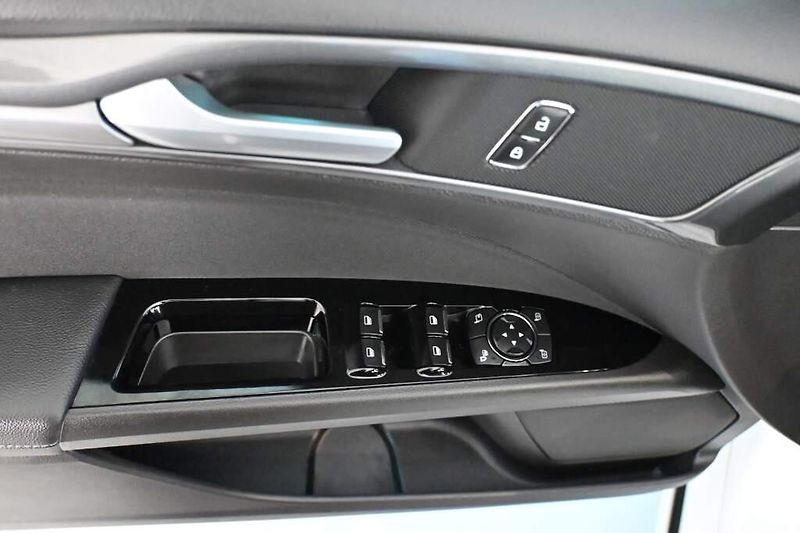 Ford Mondeo (2022) 2.0 LED SONY TITANIUM Webasto - fotka 14 z 35