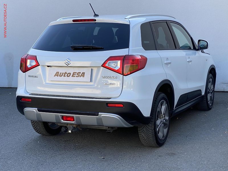 Suzuki Vitara (2015) 1.6 DDiS AllGrip, Premium, AC - fotka 4 z 19